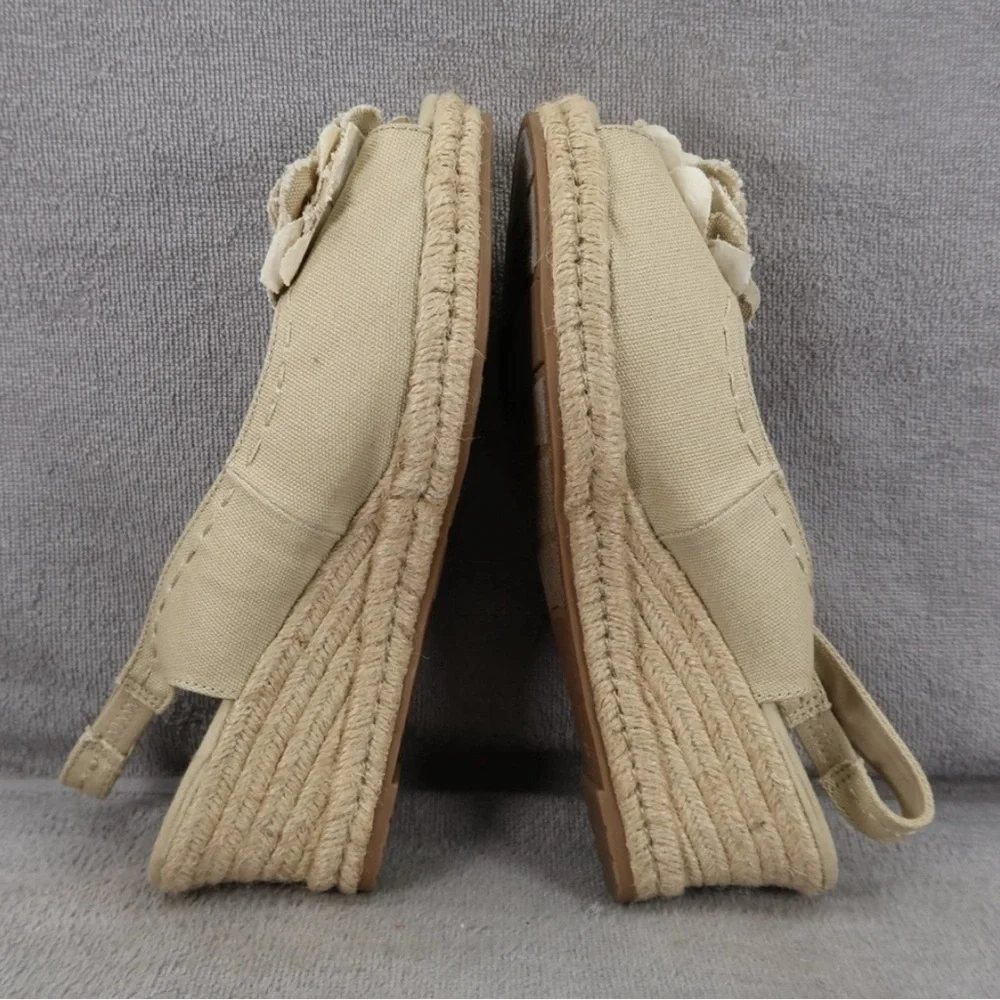 Natralizer. Tan Espadrilles with Floral Detail